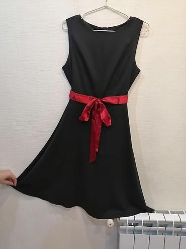 Qadın geyimləri: Qara rəngli klassik qadın donu S/M - Model: qolsuz, yüngül A-kəsim — 3