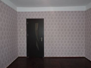 Ofislər: Xətai metrosuna yaxin 7 mertebeli binanın 2-ci mərtəbəsində yerləşən — 9