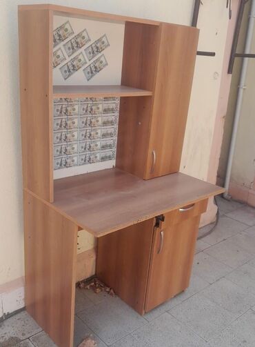 Stullar: Kompüter masası, İşlənmiş