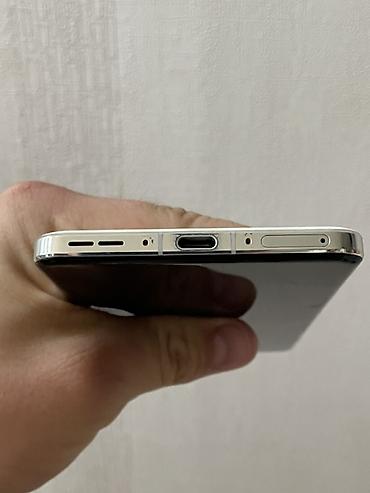мишь: OnePlus 13, Б/у, 256 ГБ, цвет - Белый, 1 SIM, 2 SIM, eSIM — 4