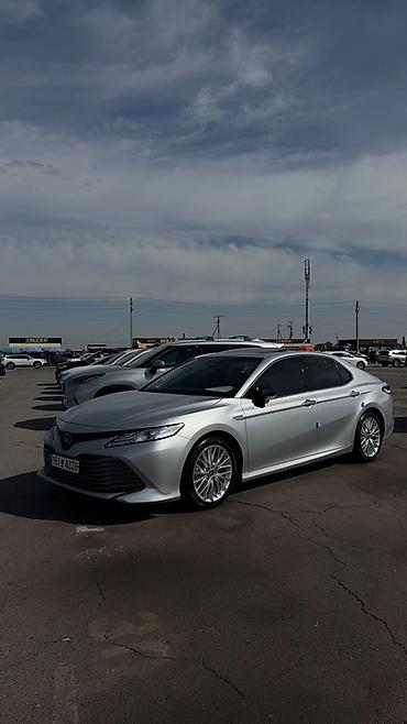 Toyota: Toyota Camry: 2020 г., 2.5 л, Вариатор, Гибрид, Седан — 2