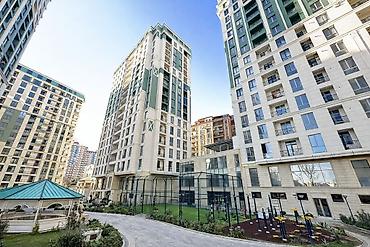 Mənzillər: 4 otaqlı, Yeni tikili, 172 kv. m — 1