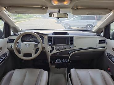 нисан сиена: Toyota Sienna: 2010 г., 2.7 л, Автомат, Бензин, Минивэн — 4