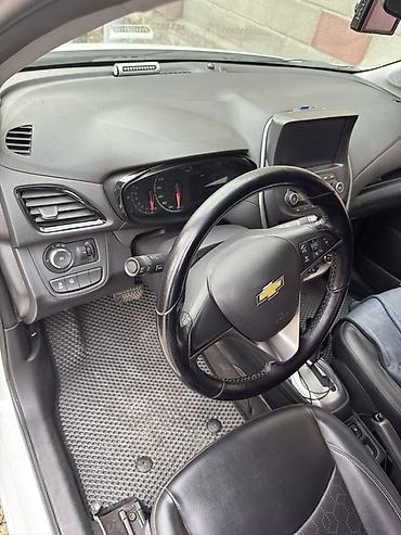 Chevrolet: Chevrolet Spark: 2016 г., 1 л, Автомат, Бензин, Хэтчбэк — 2