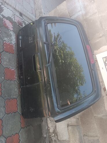 Задняя дверь для автомобиля Toyota Hilux Surf 185 кузов, оснащенная