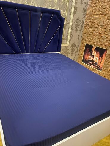 işləmiş taxt: İkinəfərlik çarpayı