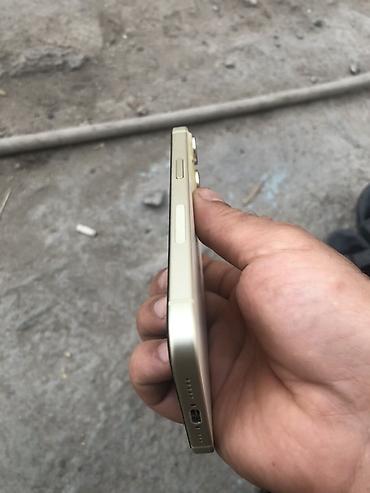 Apple iPhone: IPhone 15 — 2