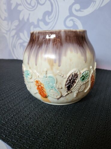 Čaše: Krigla rucno oslikana pa glazirana nemacka 1960g+. Krigla reljefni na lalafo.rs — 3 Čaše: Krigla rucno oslikana pa glazirana nemacka 1960g+. Krigla reljefni — 3