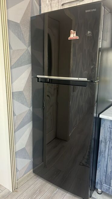Plitələr və bişirmə panelləri: 2 qapılı Samsung Soyuducu Satılır, rəng - Qara