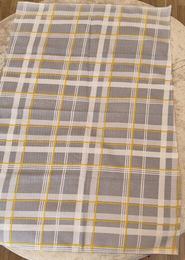 Digər: Boz rəng sarı ağ kletkalı çay dəsmalı. Ölçüsü : 52×74 Əldə 3 ədəddir