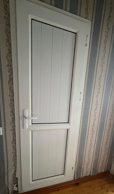 plasdik qaplar: 2 eded plastik qapı. biri 70azn. ölçü 205/75sm. yaxsi