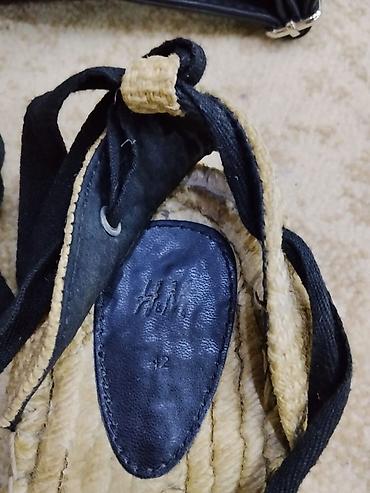 ucuz ayaqqabilar: H&M espadril ayaqqabı və çanta birlikdə satılır. - Brend: H&M — 2