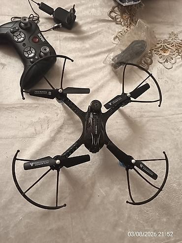 Oyuncaq helikopterlər: RC kvadrokopter dron dəsti Xüsusiyyətlər: - 4 pərlə sabit uçuş üçün — 3