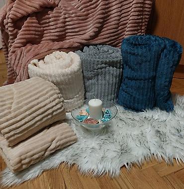 Ćebad i pokrivači: Mekane dekorativne prekrivače/ćebad sa reljefnim (rebrastim) dezenom — 10