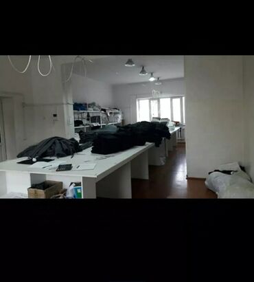 Помещения свободного назначения: ПРОДАЁТСЯ : ПИШПЕК ( р-н АВИА УЧИЛИЩА ). ШВЕНЫЙ ЦЕХ . ( действующий — 3