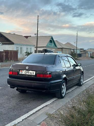second tech: Volkswagen Vento: 1992 г., 2 л, Механика — 9