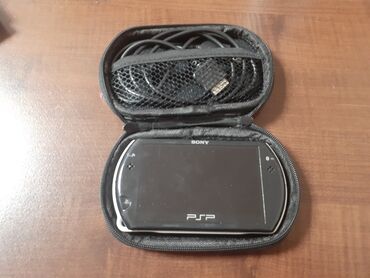 psp umd in Кыргызстан | PSP (SONY PLAYSTATION PORTABLE): Psp go, в хорошем состоянии, зарядка и чехол, 16 гб встроенной памяти