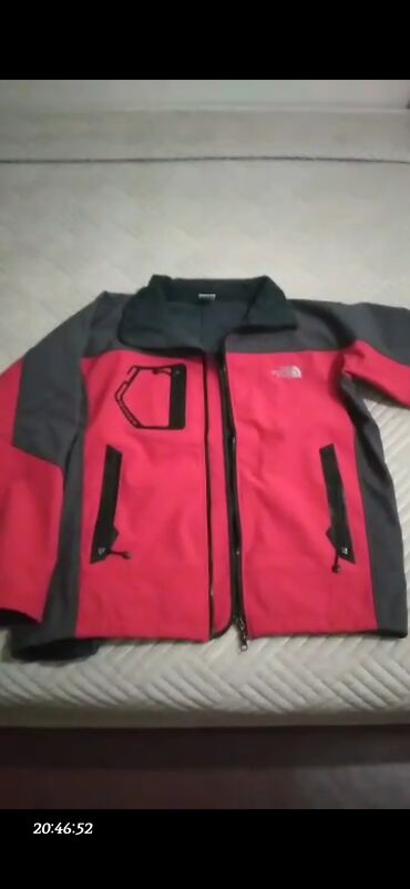 мужские зимние куртки: Продаю куртку
The NORTH FACE