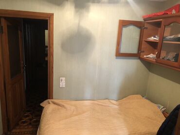 Köhnə tikili: Kiraye verilir otaq yoldasi lazimdi 2 nefer adam basi 200: 3 otaqlı — 3