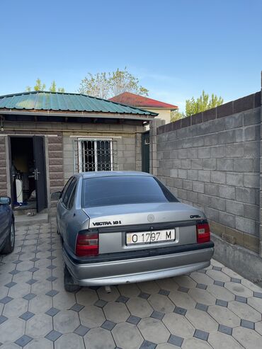 Opel: Opel Vectra: 1994 г., 1.6 л, Механика, Бензин, Седан