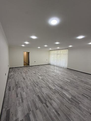 аренда офис: Geniş və işıqlı otaq icarəyə/verilir. Xüsusiyyətlər: - Böyük sahəli — 3