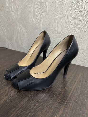 женские черные кожаные туфли: Туфли 33, цвет - Черный