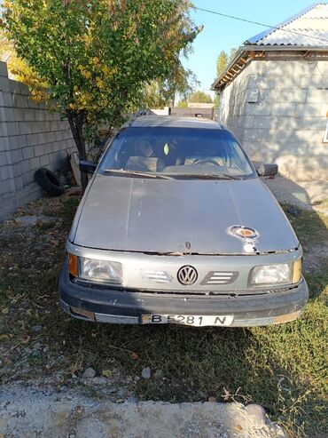 Volkswagen Passat Variant: 1988 г., 1.8 л, Механика, Бензин