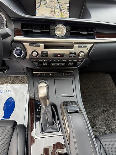 Lexus: Lexus ES: 2017 г., 2.5 л, Вариатор, Гибрид, Седан — 16