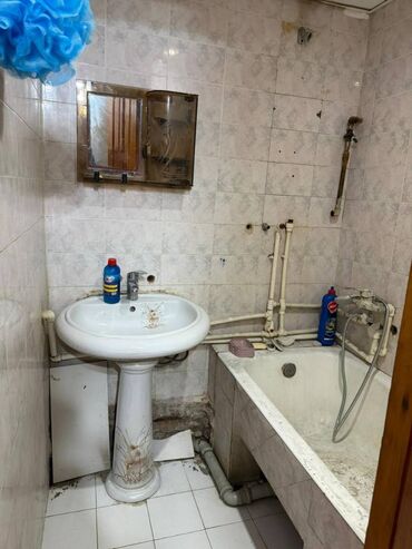 Uzunmüddətli kirayə mənzillər: Nizami rayonu, Neftçilər metrosunun yaxını, Xəzər Universitetinin — 6