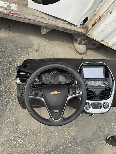Панели, обшивки: Панель приборов в сборе для Chevrolet (эмблема на руле). Комплект — 3