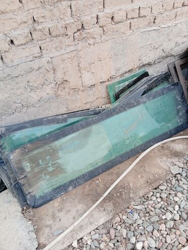 Стекла и комплектующие: Лобовой передний задний боковой различных размеров и форм — 18