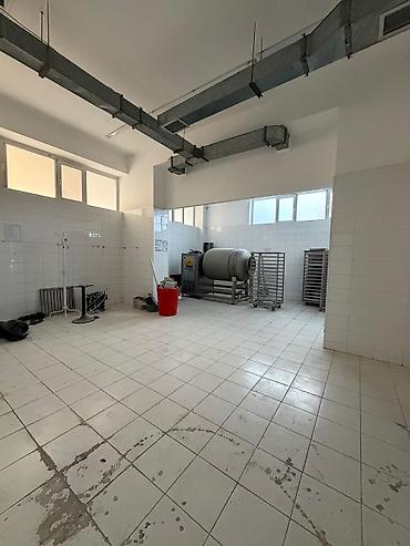 с хранения: Продажа магазинов В жилом доме, 230 м², 1 этаж — 9