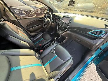 Chevrolet: Chevrolet Spark: 2019 г., Бензин — 4