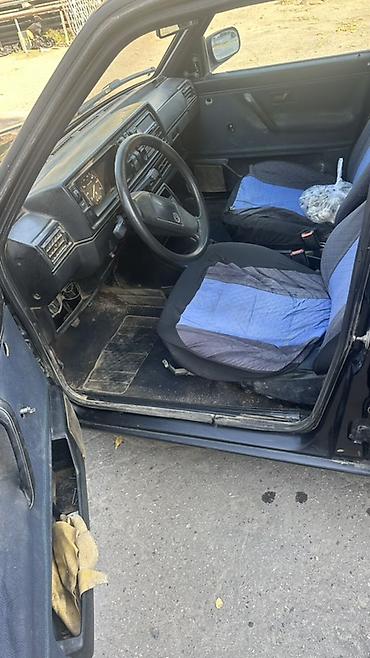 салон фольксваген: Volkswagen Golf: 1990 г., Механика, Хэтчбэк — 1
