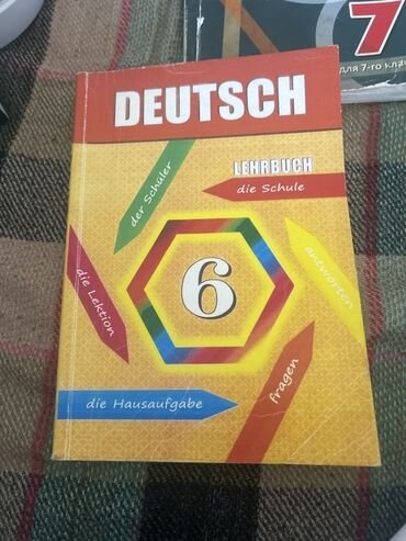 Ümumi Tarix: Bu, “Deutsch” adlı alman dili dərsliyidir. Kitabın üz qabığında