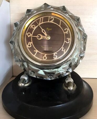 механический мод: Продаю настольные советские часы механические, все четко работае,т в