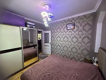 yeni əmlak az: 3 otaqli heyet evi 2 masinliq heyeti var we xsi yasadiqim evdi qosa — 1