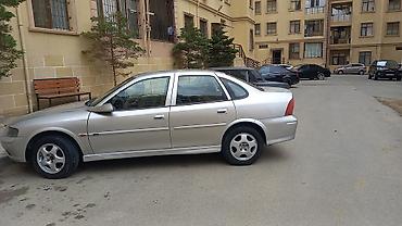 opel omega b: Opel Vectra: 2.2 l | 2001 il 260000 km Sedan — 4