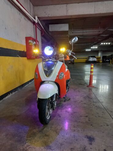 Mopedlər,skuterlər: Super vezyede qiymete razlaşma olar — 10