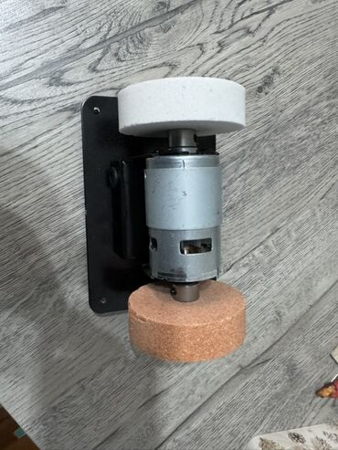 полированный: Мини-точилка/шлифовальный станок на базе электродвигателя постоянного