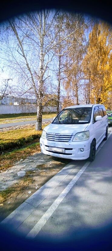 пороги рав 4: Toyota Noah: 2003 г., 2 л, Автомат, Бензин, Вэн/Минивэн