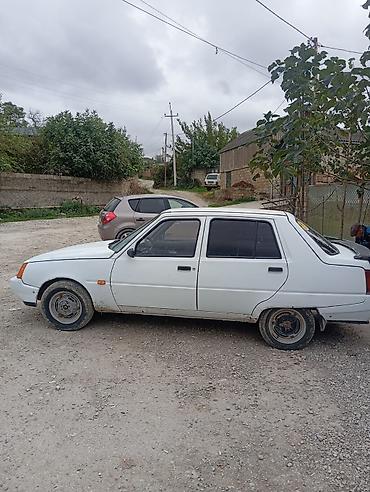 киа соренто в баку: Avtomobil: VAZ 2108 (ağ rəng) Əsas xüsusiyyətlər: - Kuzov: hetçbek, 3 — 4