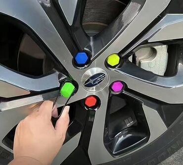 тюнинг гайки: Светящиеся силиконовые колпачки на гайки колес автомобиля 20 шт. Плюс