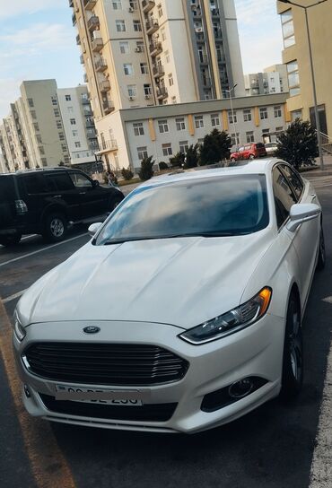 Ford Fusion: 0.2 l | 2014 il 196700 km Sedan