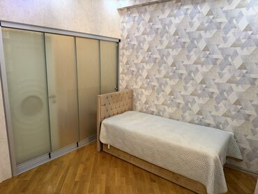 Uzunmüddətli kirayə mənzillər: Varovski qəsəbəsində,Rövşən Hüseynov 32a küçəsində,Daxili Qoşunların — 14