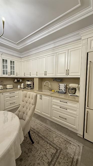 Продажа квартир: 4 комнаты, 180 м², 2 этаж — 24