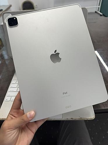 Apple iPad Pro в серебристом цвете с большим экраном Aipad pro на М2