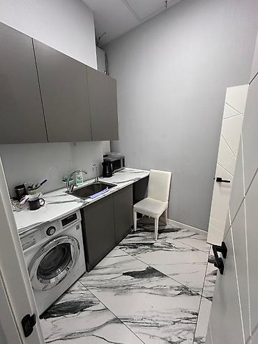 Аренда помещений свободного назначения: Сдаем место для мастера маникюра в уютной студии красоты. Адрес — 9