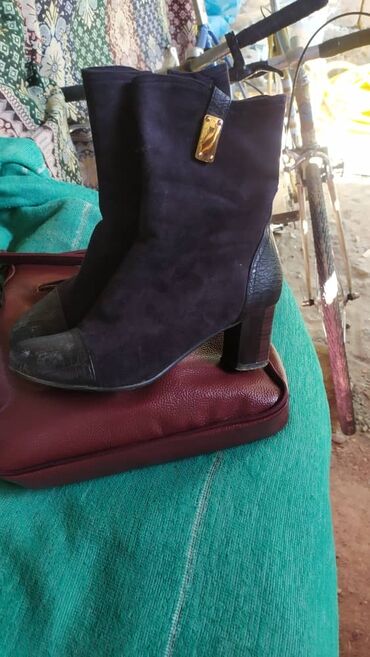женская обувь лоферы: Ботинки и ботильоны 38, цвет - Черный
