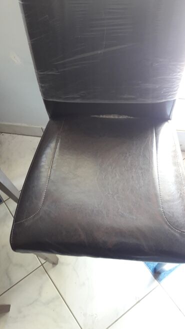 Stolice: 6 stolica . Branko Zemun — 8